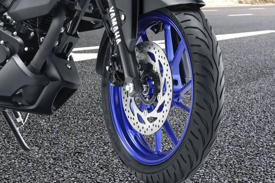 Yamaha FZS-FI V4 Front Tyre View
