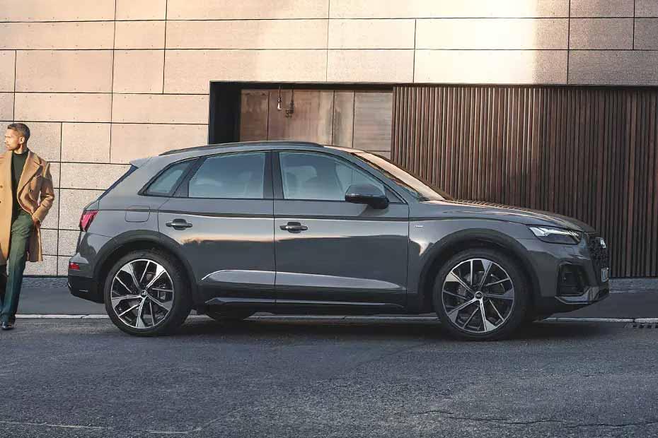 Audi-Q5 Right Side View