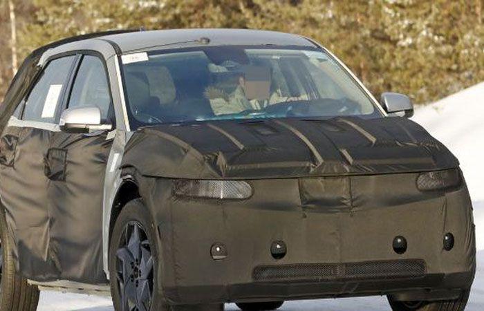 Hyundai-45-spyshots.jpg