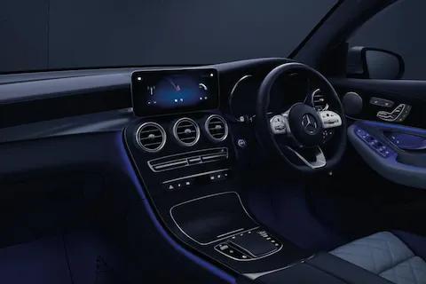 Interior & Features