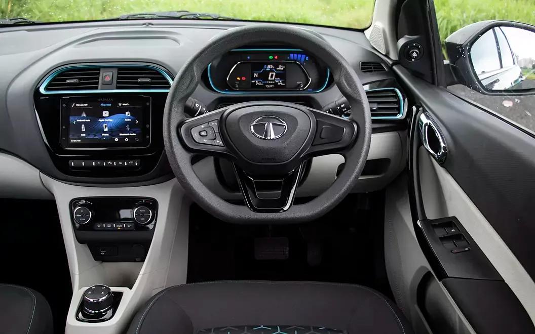 Interior & Features