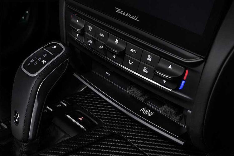 Maserati Quattroporte interior