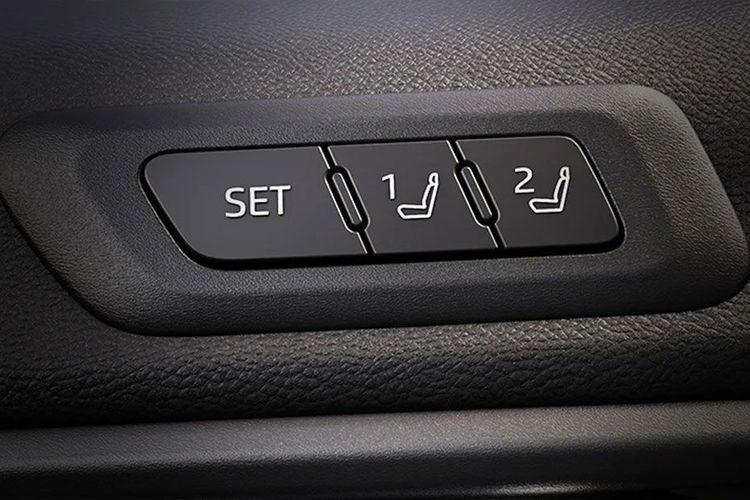 Maruti-Invicto_interior