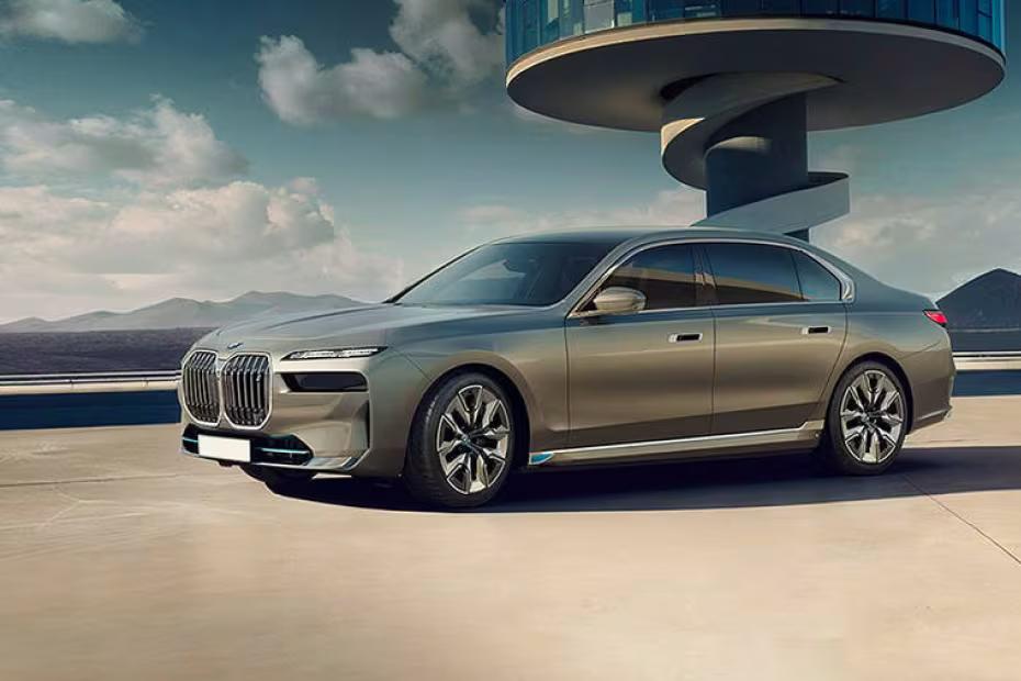 बीएमडब्ल्यू i7 बीएमडब्ल्यू i7