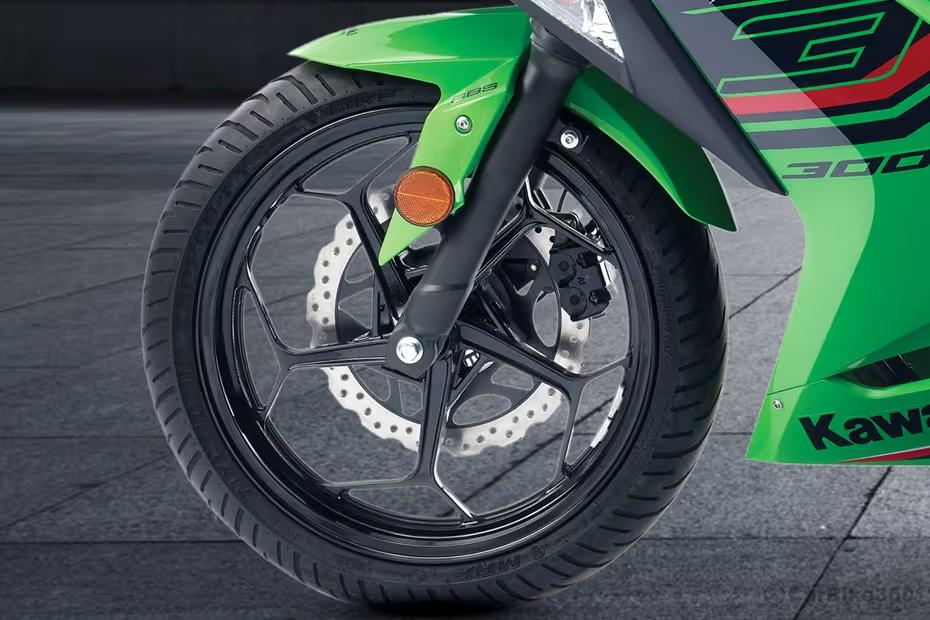 Kawasaki ninja 300 front tyre Kawasaki ninja 300 front tyre