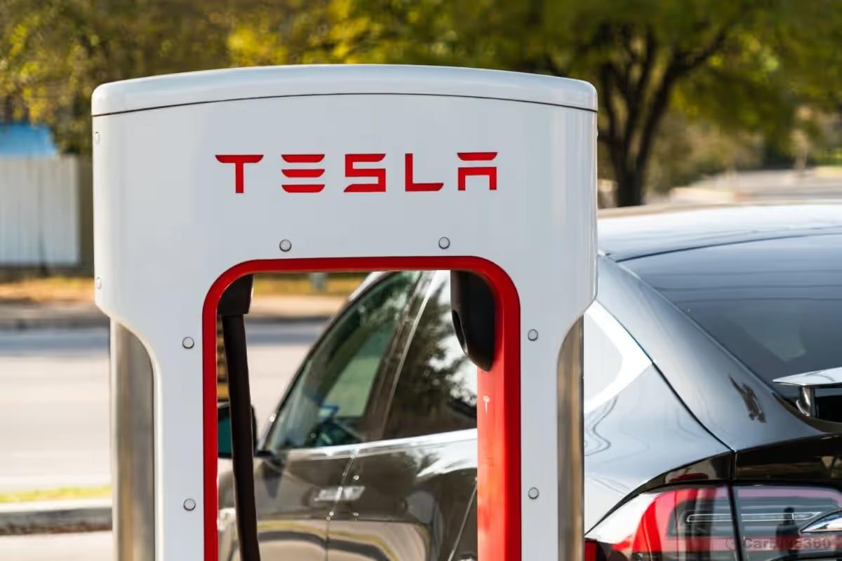 Tesla Unveils Its First Supercharging Station in Mumbai’s BKC on August 4 Tesla Unveils Its First Supercharging Station in Mumbai’s BKC on August 4