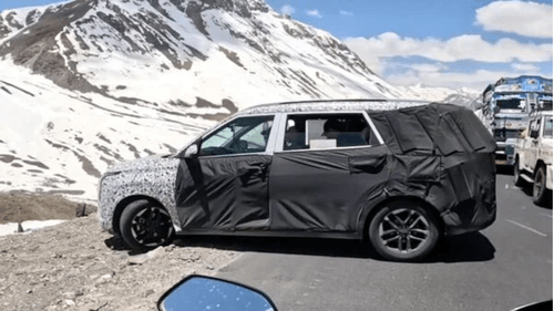 Kia Carens Facelift Spotted Testing Near Manali Kia Carens Facelift Spotted Testing Near Manali