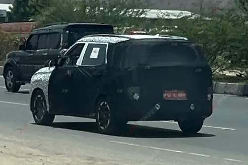 Spy Shots Reveal Kia Carens Facelift: 2025 India Launch Anticipated Spy Shots Reveal Kia Carens Facelift: 2025 India Launch Anticipated