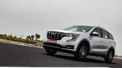 Mahindra XUV700's Remarkable Demand: 35K Units Open Bookings in February 2024