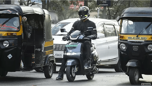 TVS iQube का नया वेरिएंट जल्द ही कम कीमत में लॉन्च होगा TVS iQube का नया वेरिएंट जल्द ही कम कीमत में लॉन्च होगा