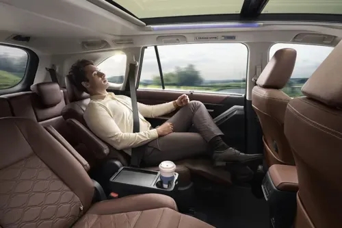 Toyota Plans to Reduce Waiting Period For Innova Hycross Hybrid; Here’s How Things Will Happen Now Toyota Plans to Reduce Waiting Period For Innova Hycross Hybrid; Here’s How Things Will Happen Now