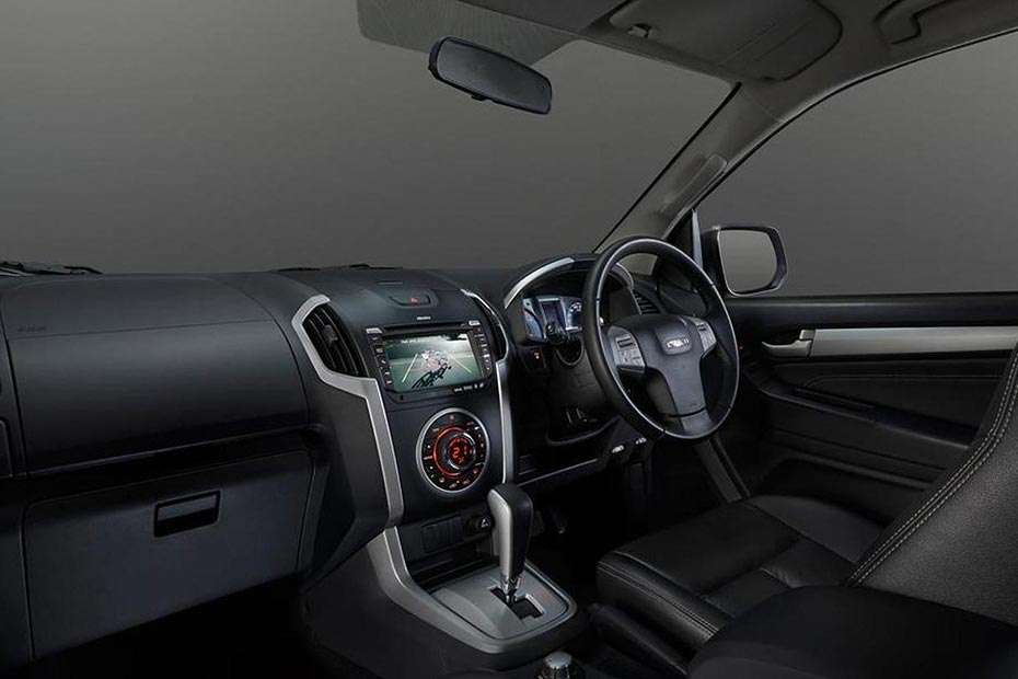 ISUZU MU-X Door View of Driver Seat ISUZU MU-X Door View of Driver Seat