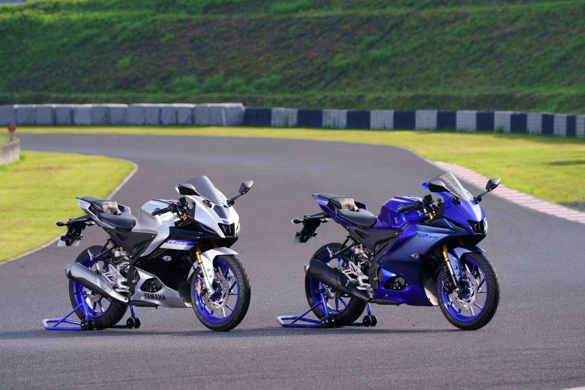 Yamaha YZF-R15 V4 Increases The Price in India within weeks of launch 1_0689f1b61b.jpg