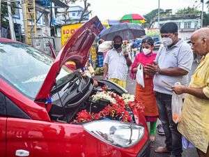 Car, two-wheeler sales lack sparkle, Chip shortage pushing down stocks and demand 1_1_0d3e9c1725.jpg