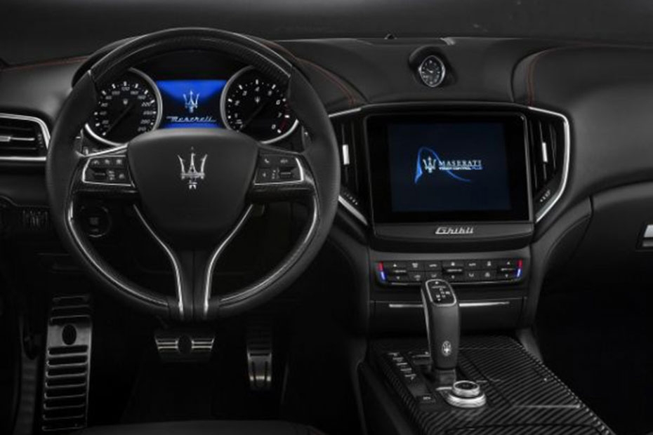 Maserati Ghibli steering