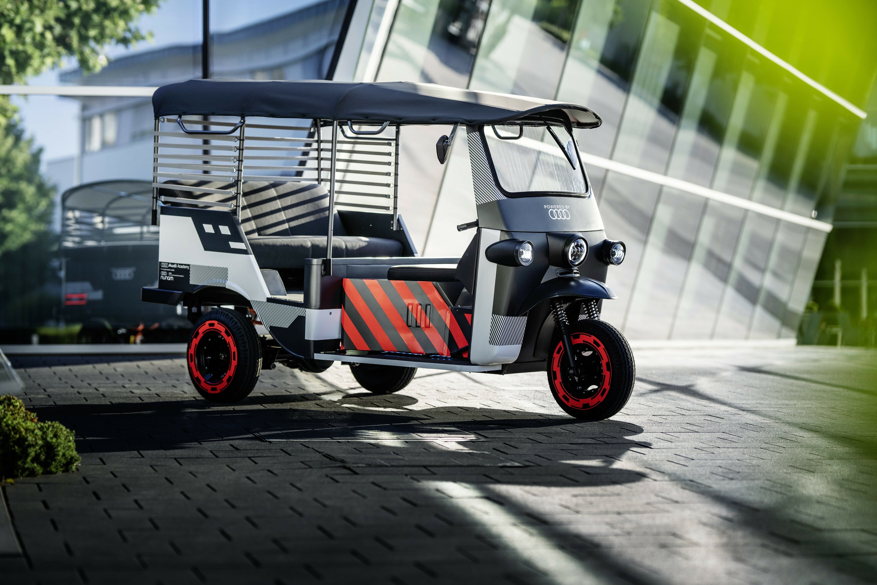 Audi e-tron batteries to power e-rickshaws in India Audi e-tron batteries to power e-rickshaws in India