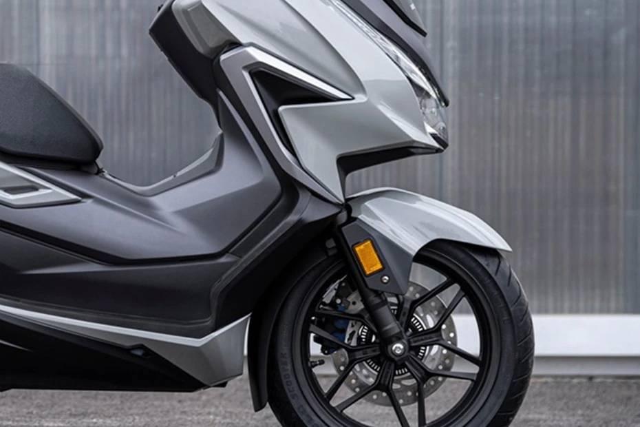Honda Forza 350-External Image Honda Forza 350-External Image