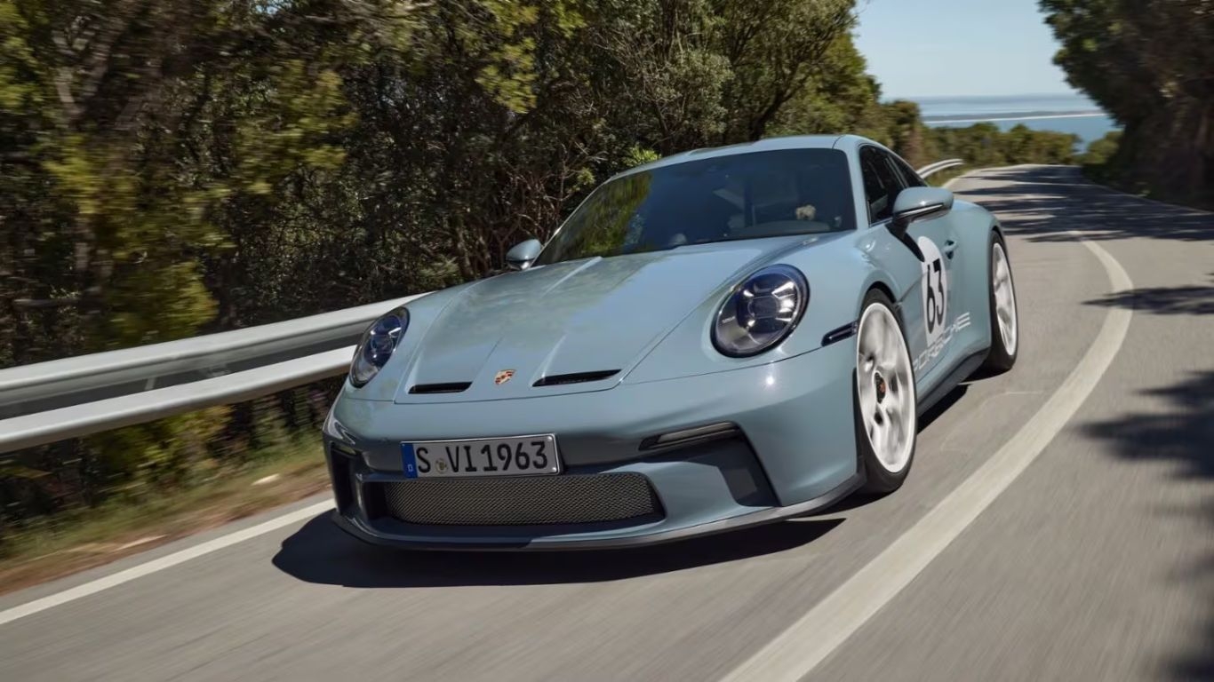 What’s so special about the Porsche 911 S/T launched at ₹ 4.26 Crore?  news