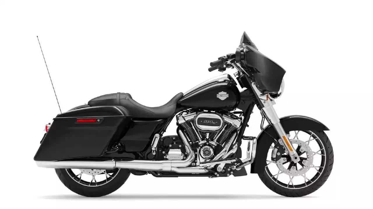 Harley-Davidson Street Glide Special - Vivid Black (Chrome Finish)