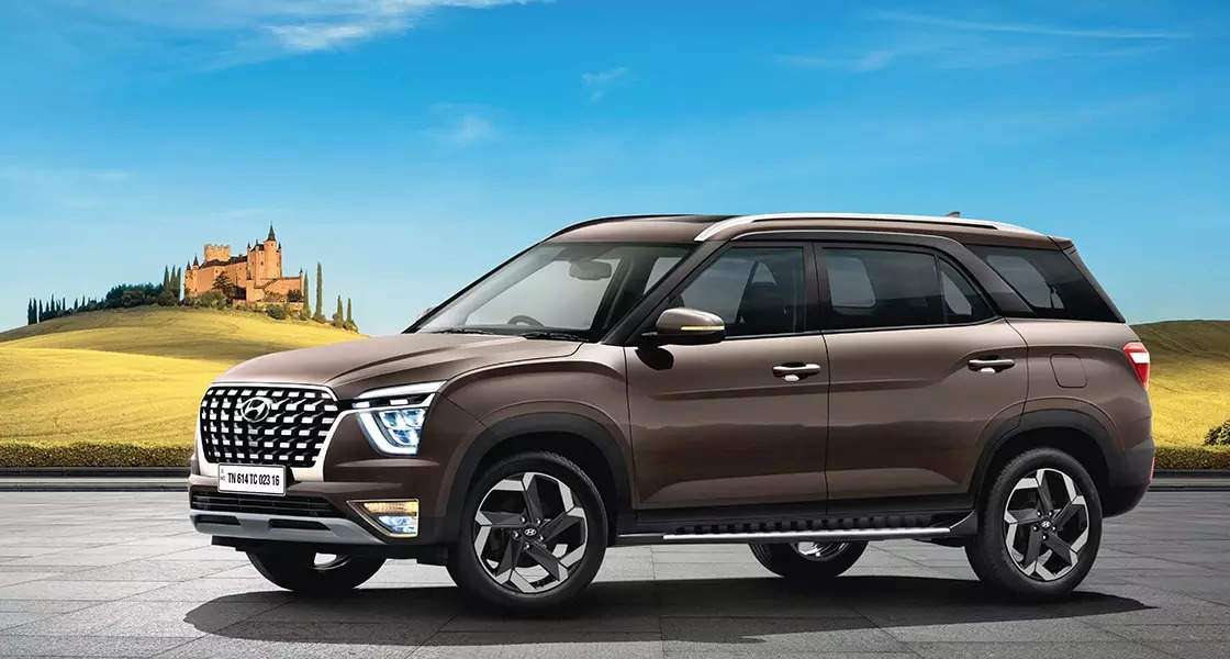 नई Hyundai Alcazar प्रेस्टीज एग्जीक्यूटिव बेस वेरिएंट की कीमत 15.89 लाख रुपये है hyundai_alcazar_prestige_suv_launch_carbike360_news_1476d191e8.jpeg