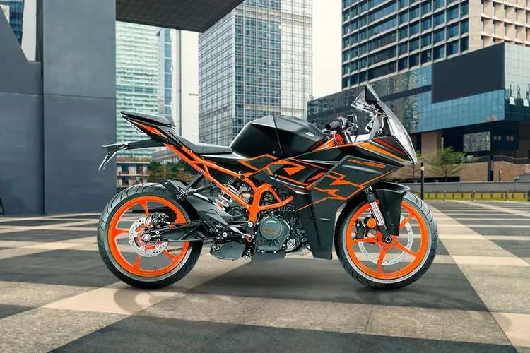 KTM RC 125 Right Side View KTM RC 125 Right Side View