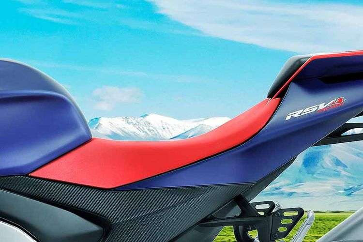 Aprilia RSV4 Seat View Aprilia RSV4 Seat View