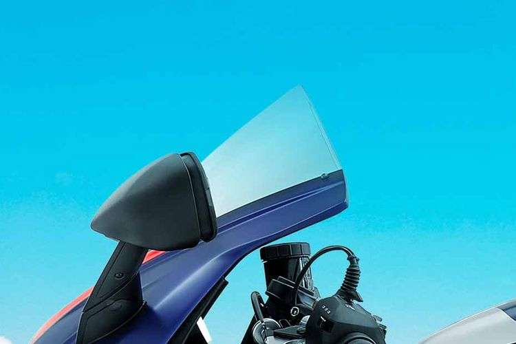 Aprilia RSV4 Windshield Side View Aprilia RSV4 Windshield Side View