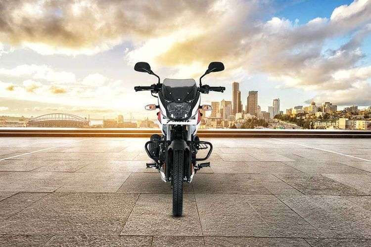 Bajaj Pulsar 150 Front View Bajaj Pulsar 150 Front View