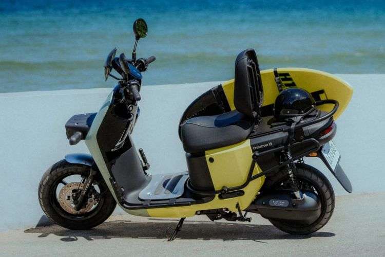 Gogoro Crossover side image Gogoro Crossover side image
