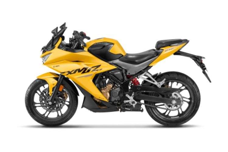 Honda Karizma XMR 210 Left Side View Honda Karizma XMR 210 Left Side View