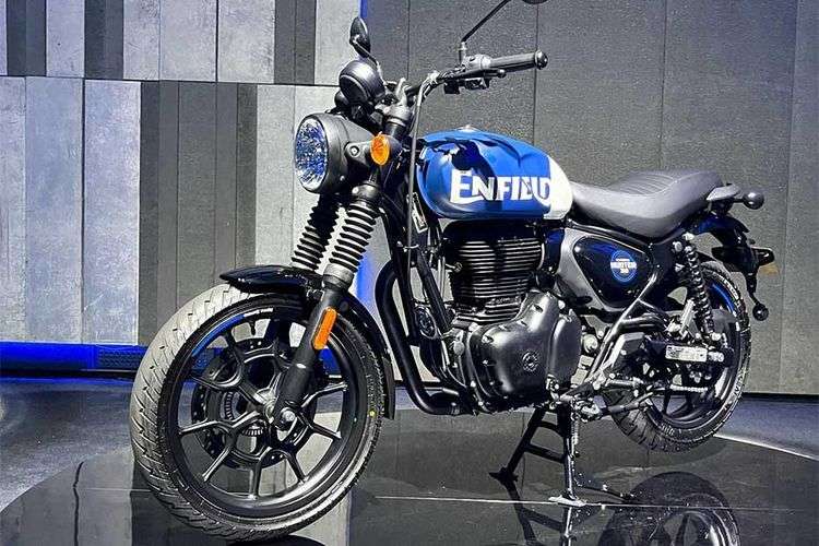 Royal Enfield Hunter 350 Left Front Three Quarter Royal Enfield Hunter 350 Left Front Three Quarter