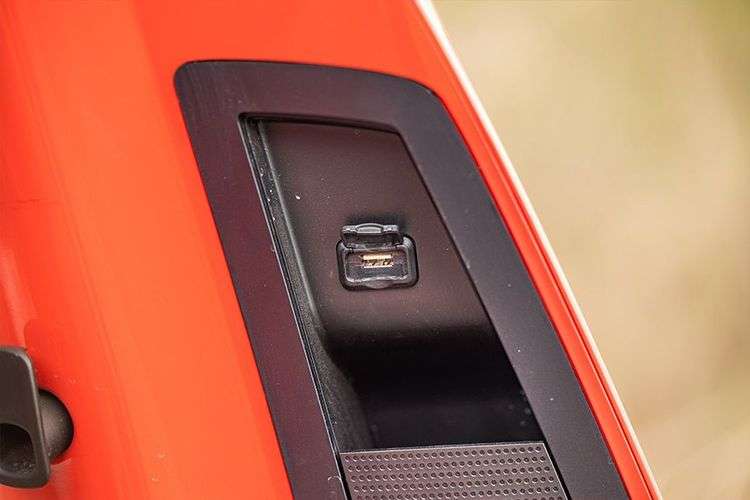 Ola S1 Pro Gen 2 USB Port Ola S1 Pro Gen 2 USB Port