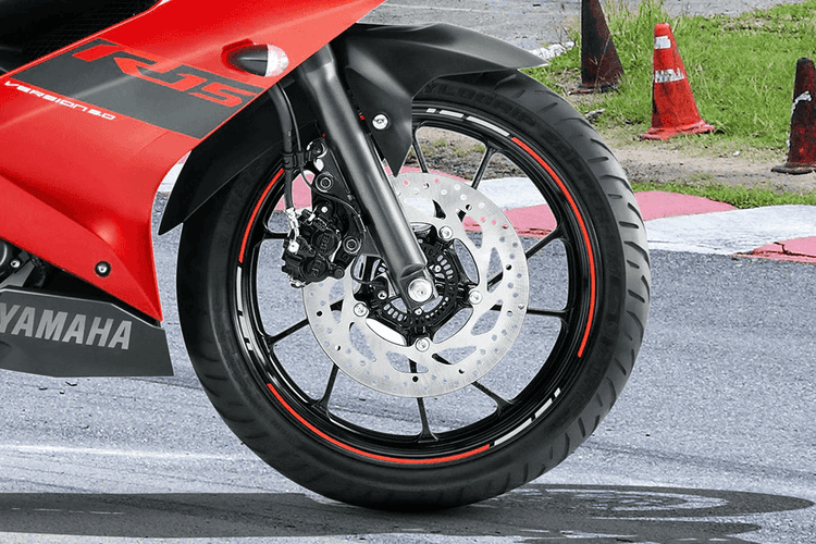 Yamaha R15S Front Tyre View Yamaha R15S Front Tyre View