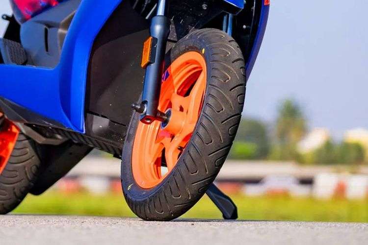 Ather 450 Apex Front Tyre View Ather 450 Apex Front Tyre View
