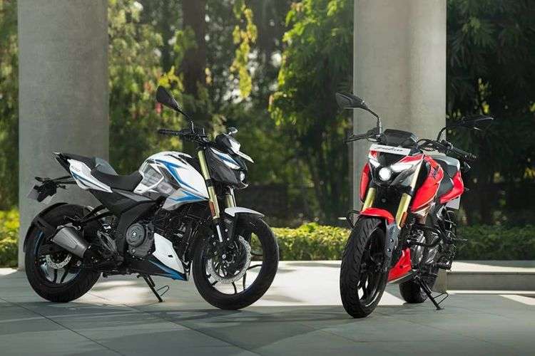Bajaj Pulsar N250 Front View Bajaj Pulsar N250 Front View