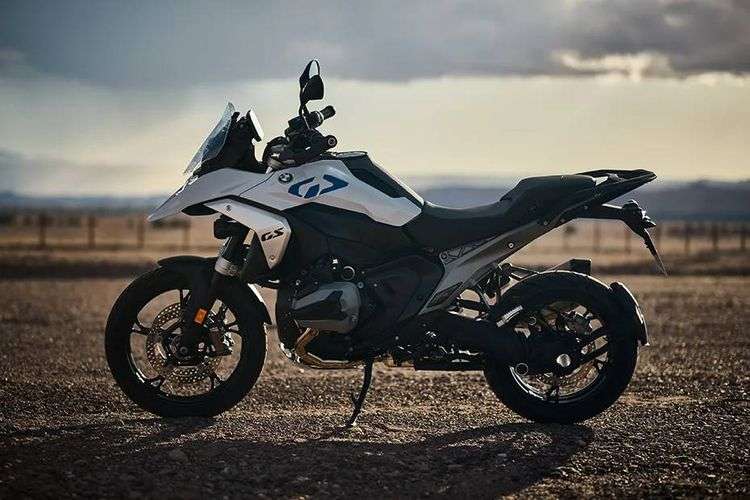 BMW R 1300 GS Left Side View BMW R 1300 GS Left Side View