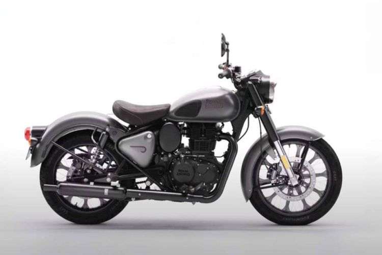 Royal Enfield Classic 350 Bobber Right Side View Royal Enfield Classic 350 Bobber Right Side View