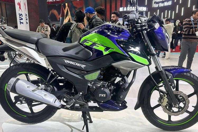 TVS Raider 125 Flex Fuel Right Side View TVS Raider 125 Flex Fuel Right Side View