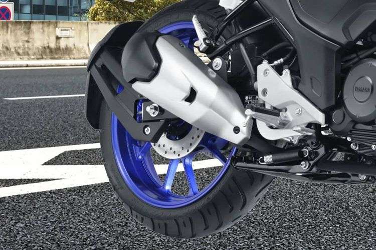 Yamaha FZS-FI V4 images Yamaha FZS-FI V4 images