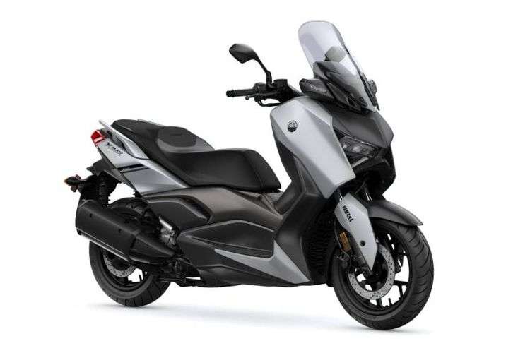 Yamaha X-Max Front Right Side View Yamaha X-Max Front Right Side View