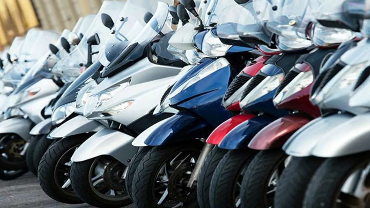 The Ultimate Buying Guide for Scooters scooters_9d7f727970.jpg