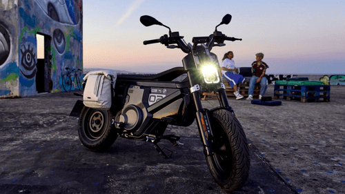 BMW CE 02: A New Way to Ride Electric in the City BMW CE 02: A New Way to Ride Electric in the City