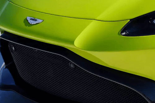 Aston Martin DBX front grille
