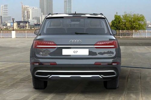 Audi-Q7 Rear View