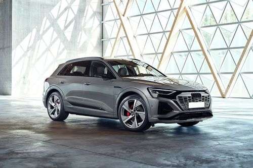 Audi Q8 e-tron Right Side Front View Audi Q8 e-tron Right Side Front View