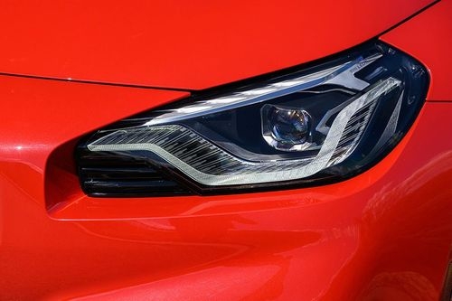 BMW-M2_headlight