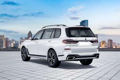 BMW_X7_rear-left-side-view BMW_X7_rear-left-side-view