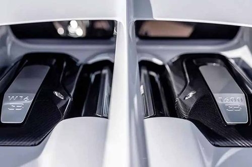 Bugatti Chiron Interior Image