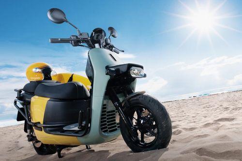 Gogoro Crossover front right side
