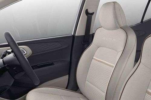 Hyundai_Aura_driver-seat Hyundai_Aura_driver-seat